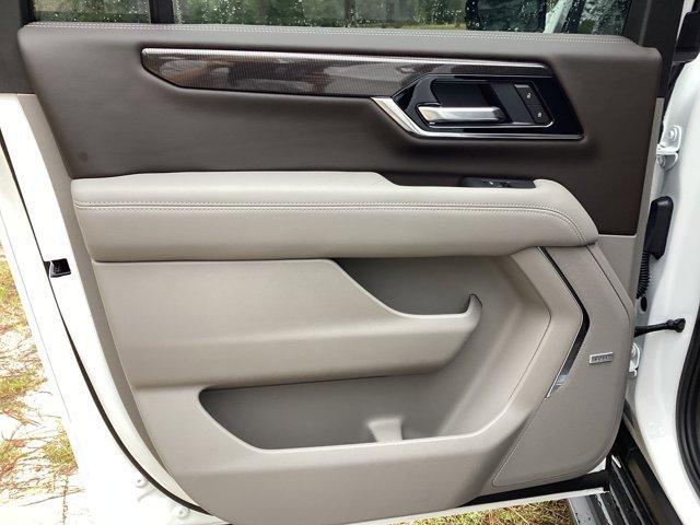 new 2025 GMC Yukon XL car, priced at $73,610