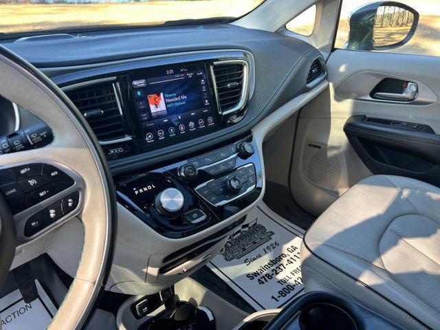 used 2018 Chrysler Pacifica Hybrid car, priced at $18,411