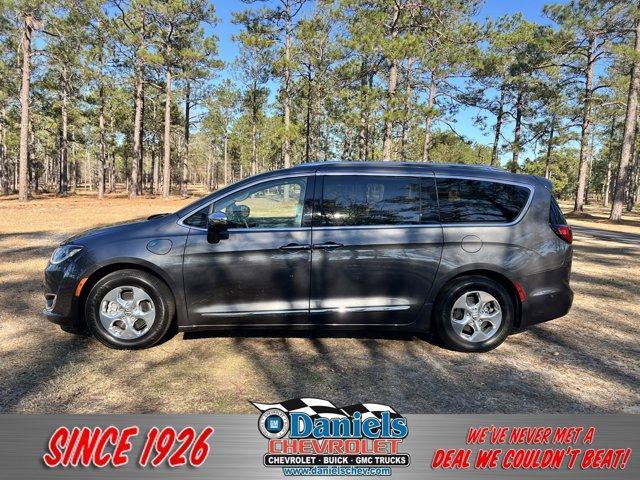 used 2018 Chrysler Pacifica Hybrid car, priced at $20,484