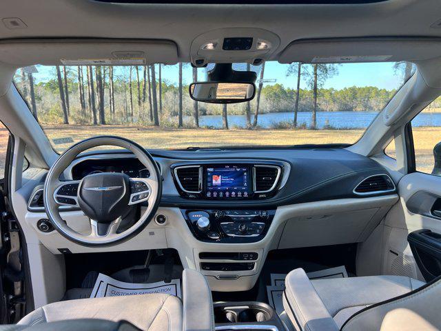 used 2018 Chrysler Pacifica Hybrid car, priced at $18,411