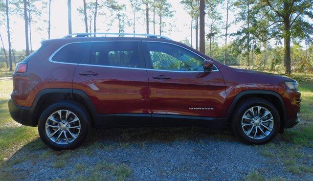 used 2020 Jeep Cherokee car, priced at $15,784