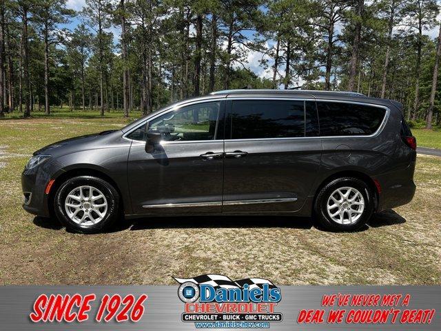 used 2020 Chrysler Pacifica car, priced at $20,543