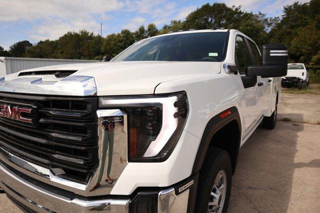 new 2024 GMC Sierra 2500 car, priced at $50,928