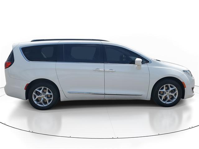 used 2017 Chrysler Pacifica car, priced at $10,870