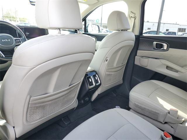 used 2022 Kia Sorento car, priced at $28,116