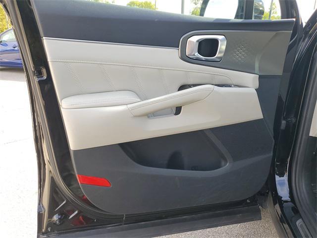 used 2022 Kia Sorento car, priced at $28,116