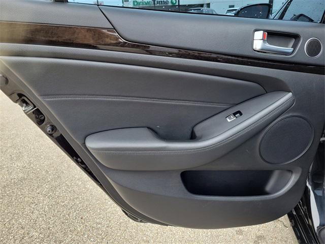 used 2016 Kia Cadenza car, priced at $9,999