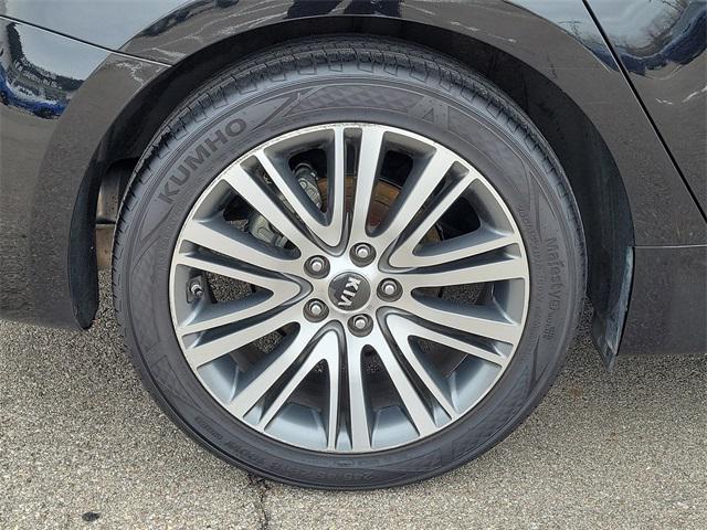 used 2016 Kia Cadenza car, priced at $9,999