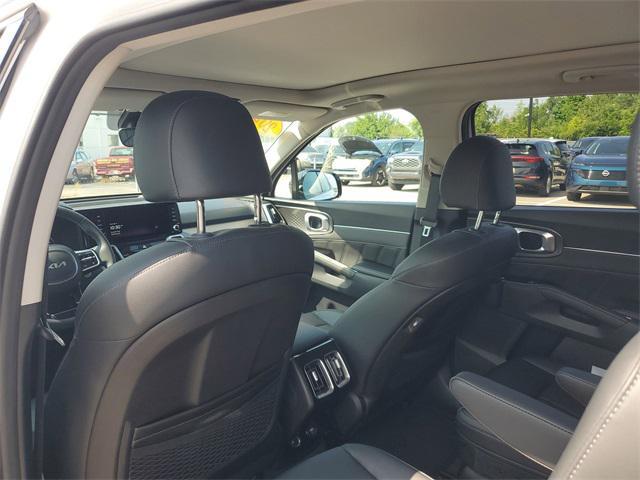 used 2023 Kia Sorento car, priced at $33,333