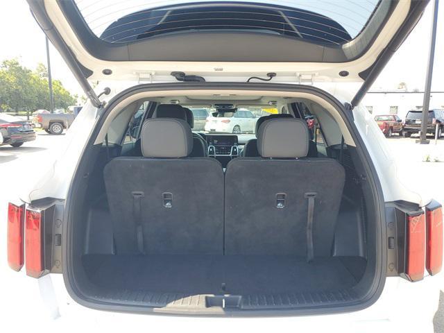 used 2023 Kia Sorento car, priced at $33,333