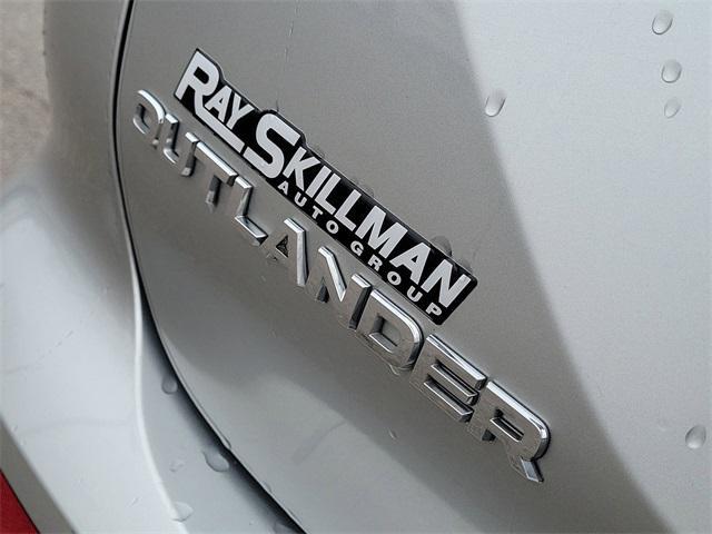 used 2024 Mitsubishi Outlander car, priced at $24,940