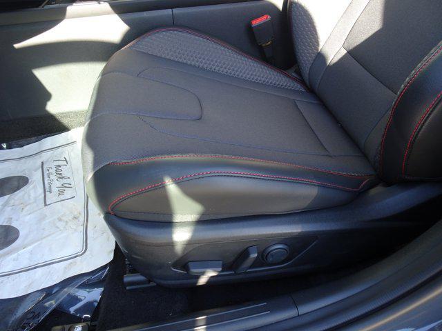 new 2025 Hyundai Elantra car, priced at $29,915