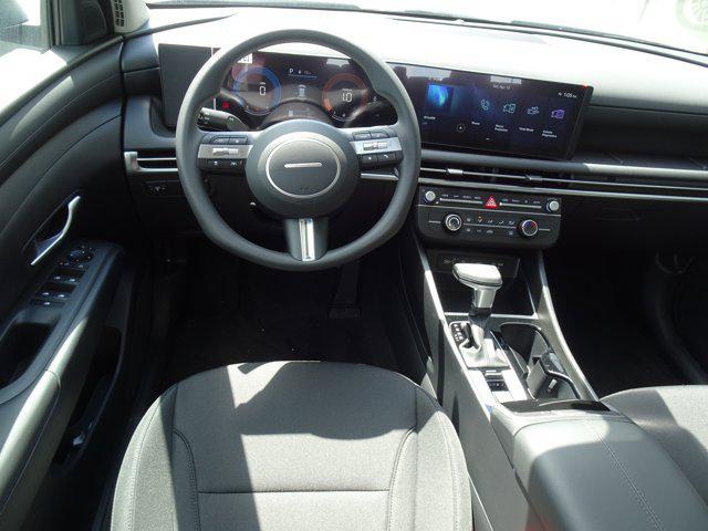 new 2025 Hyundai Tucson car, priced at $32,175