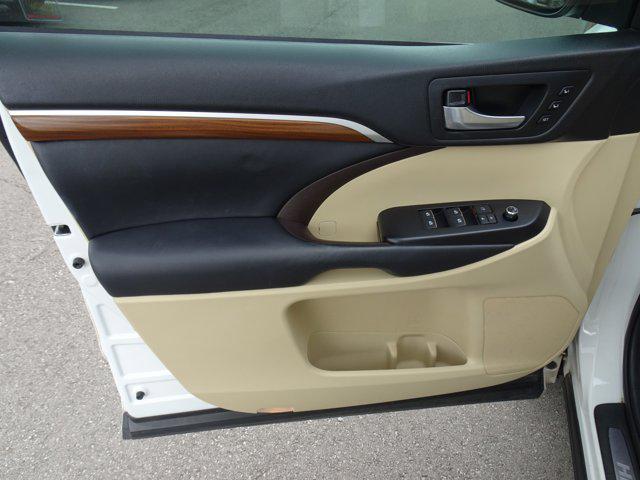 used 2018 Toyota Highlander car, priced at $23,010
