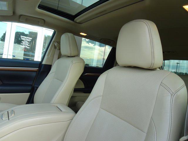 used 2017 Toyota Highlander car, priced at $18,282