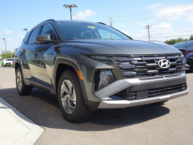 new 2025 Hyundai TUCSON Hybrid car, priced at $35,855