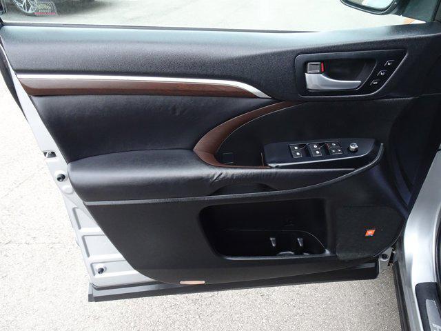 used 2015 Toyota Highlander car, priced at $16,800