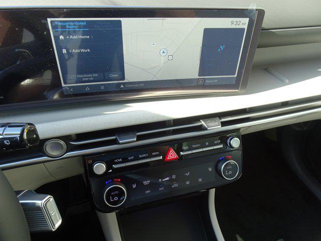 new 2025 Hyundai TUCSON Hybrid car, priced at $39,020