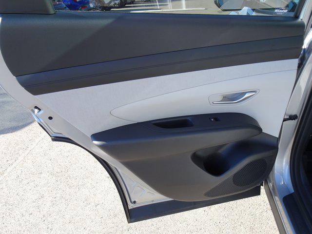 new 2025 Hyundai TUCSON Hybrid car, priced at $39,020