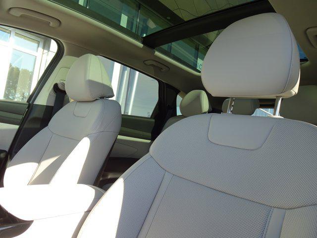 new 2025 Hyundai TUCSON Hybrid car, priced at $39,020