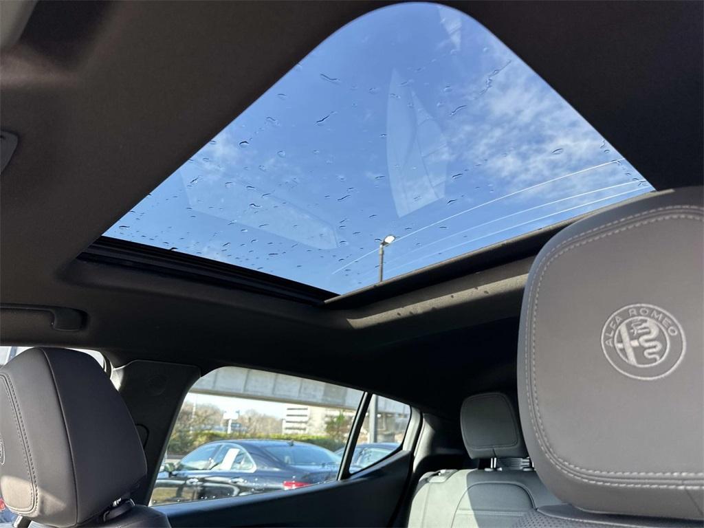 new 2025 Alfa Romeo Tonale car, priced at $43,380