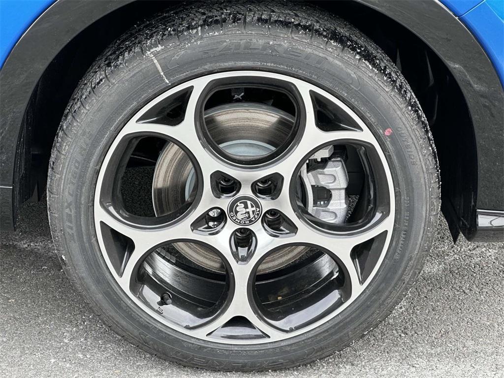 new 2025 Alfa Romeo Tonale car, priced at $40,125