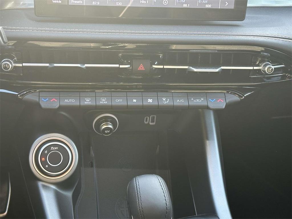 new 2024 Alfa Romeo Tonale car, priced at $46,300