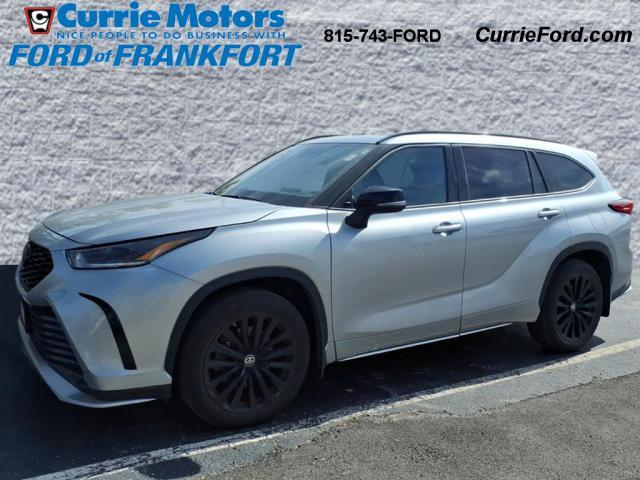 used 2023 Toyota Highlander car, priced at $39,995