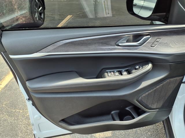 used 2025 Jeep Grand Cherokee L car, priced at $42,995