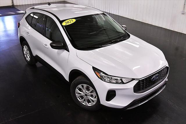 new 2025 Ford Escape car, priced at $32,040