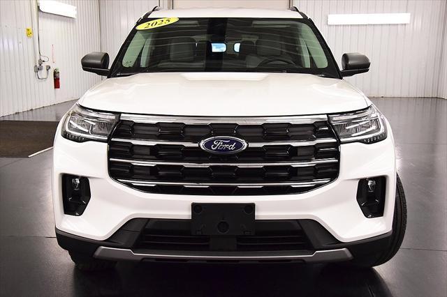 new 2025 Ford Explorer car, priced at $49,200