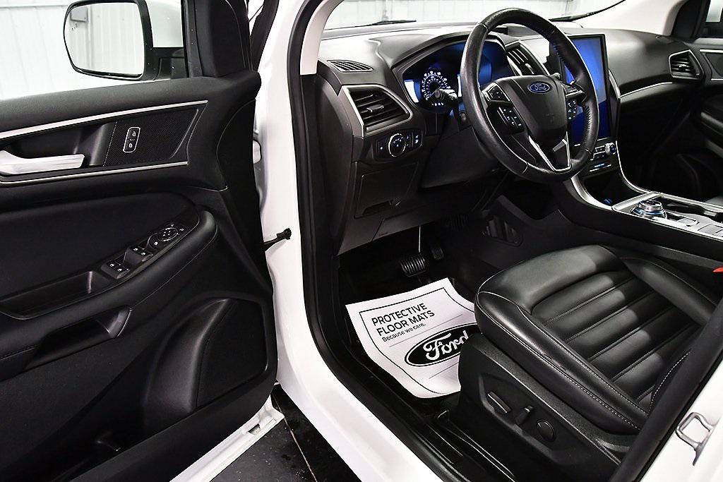 used 2022 Ford Edge car, priced at $25,000