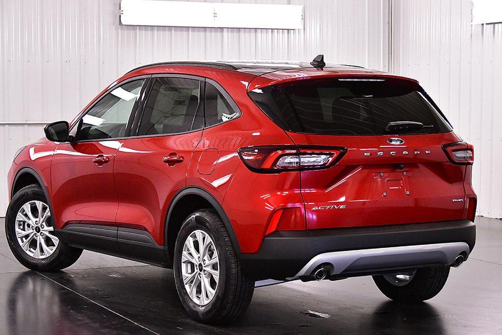 new 2025 Ford Escape car, priced at $29,621