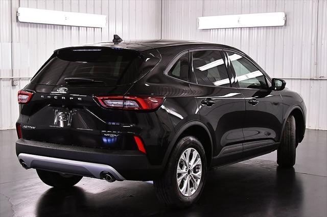 new 2025 Ford Escape car, priced at $32,040