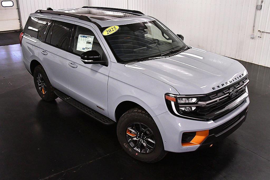 new 2025 Ford Expedition car, priced at $82,130