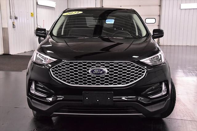 new 2024 Ford Edge car, priced at $37,005