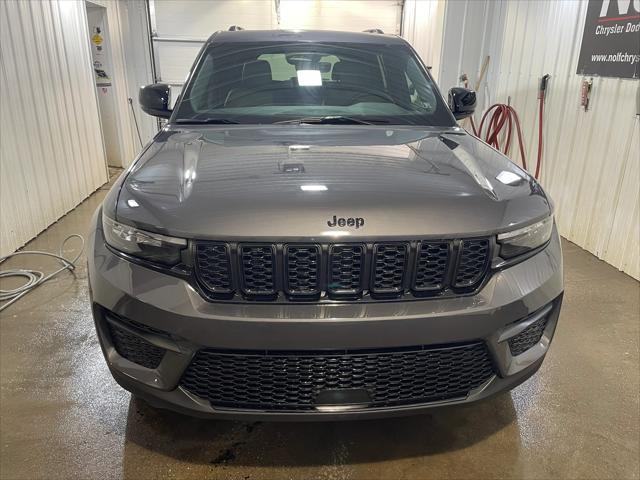 new 2025 Jeep Grand Cherokee car, priced at $39,705