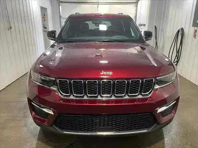 new 2024 Jeep Grand Cherokee car, priced at $41,295