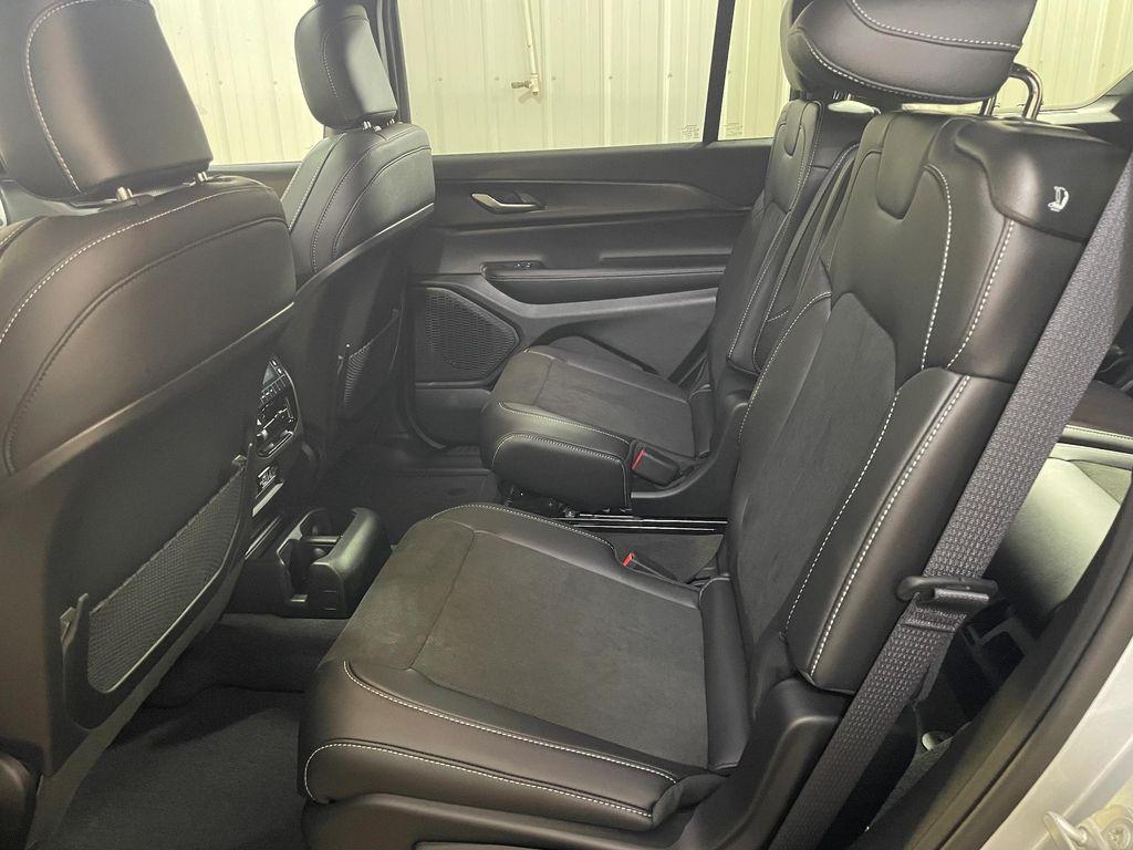 new 2025 Jeep Grand Cherokee L car, priced at $43,375
