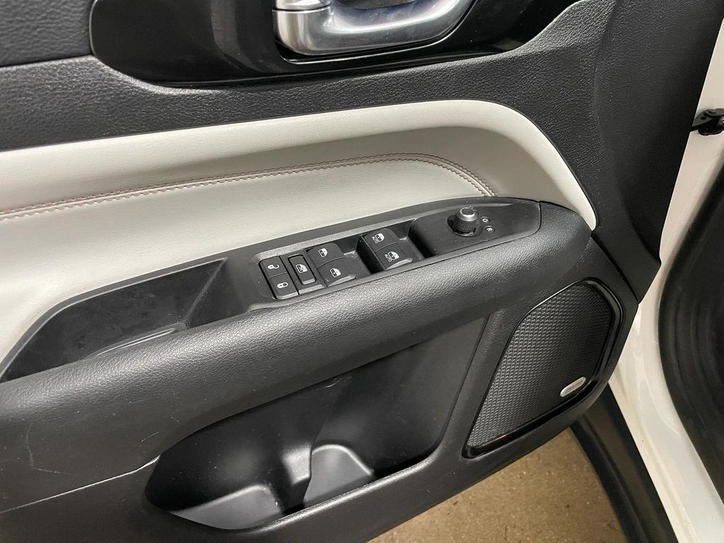 used 2022 Jeep Compass car, priced at $25,998