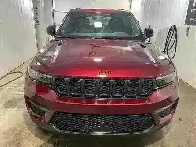 new 2024 Jeep Grand Cherokee car, priced at $47,675