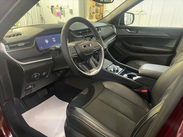 new 2024 Jeep Grand Cherokee car, priced at $45,283