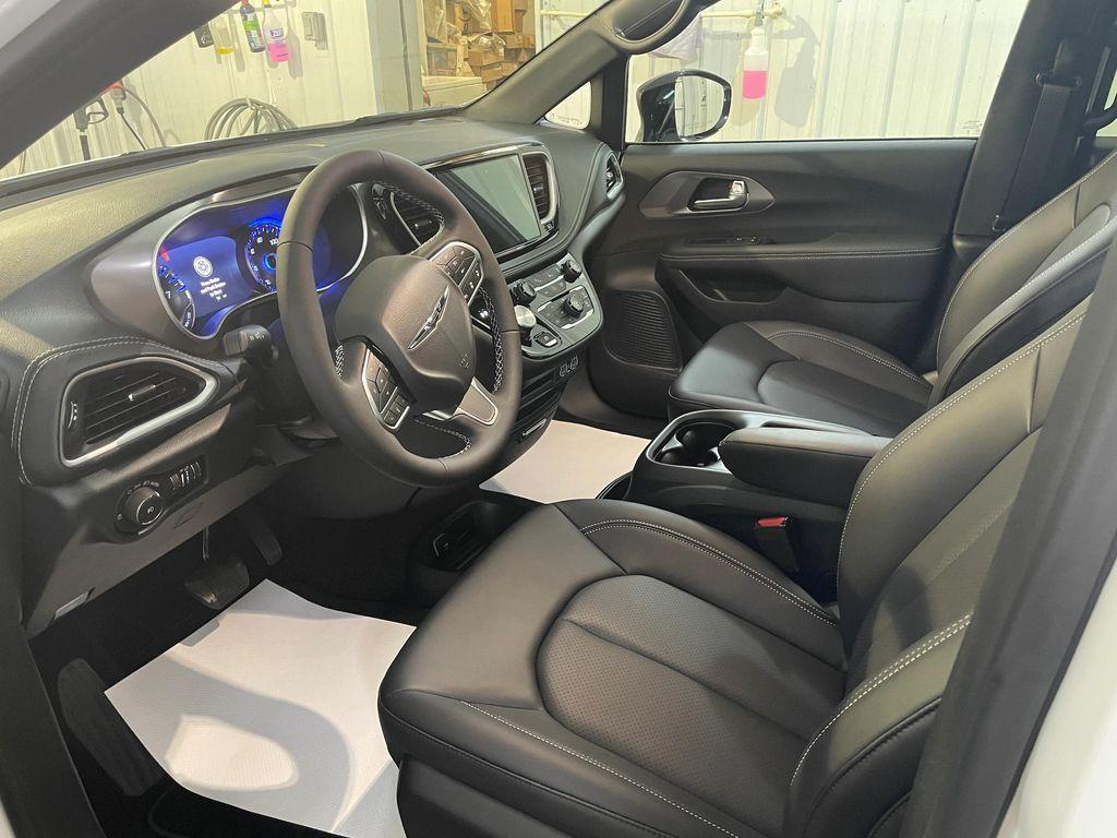 new 2025 Chrysler Pacifica car, priced at $40,440