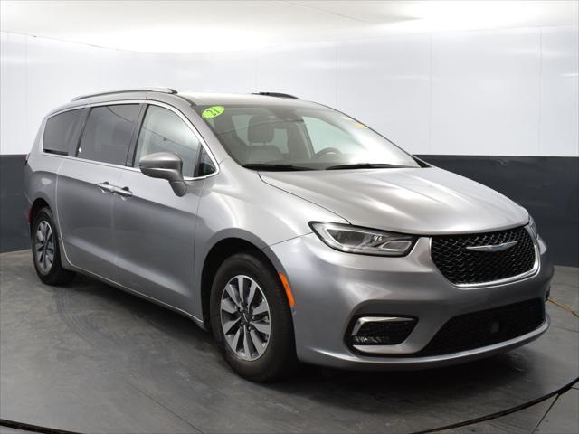 used 2021 Chrysler Pacifica Hybrid car, priced at $23,839