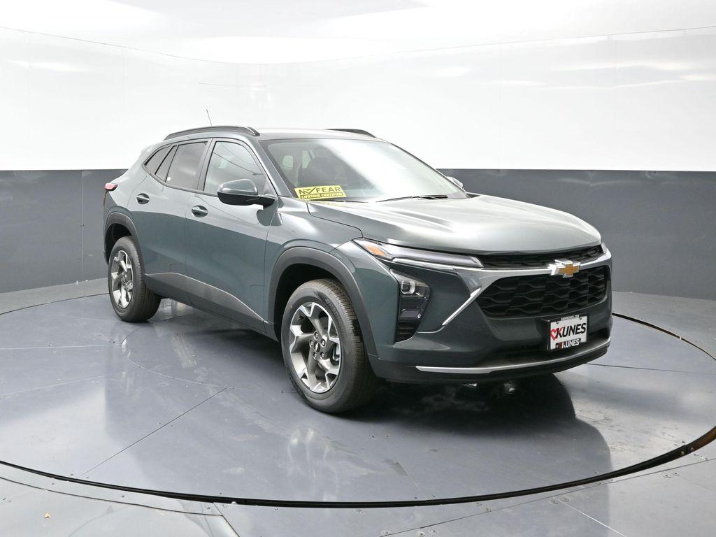 new 2025 Chevrolet Trax car, priced at $24,186