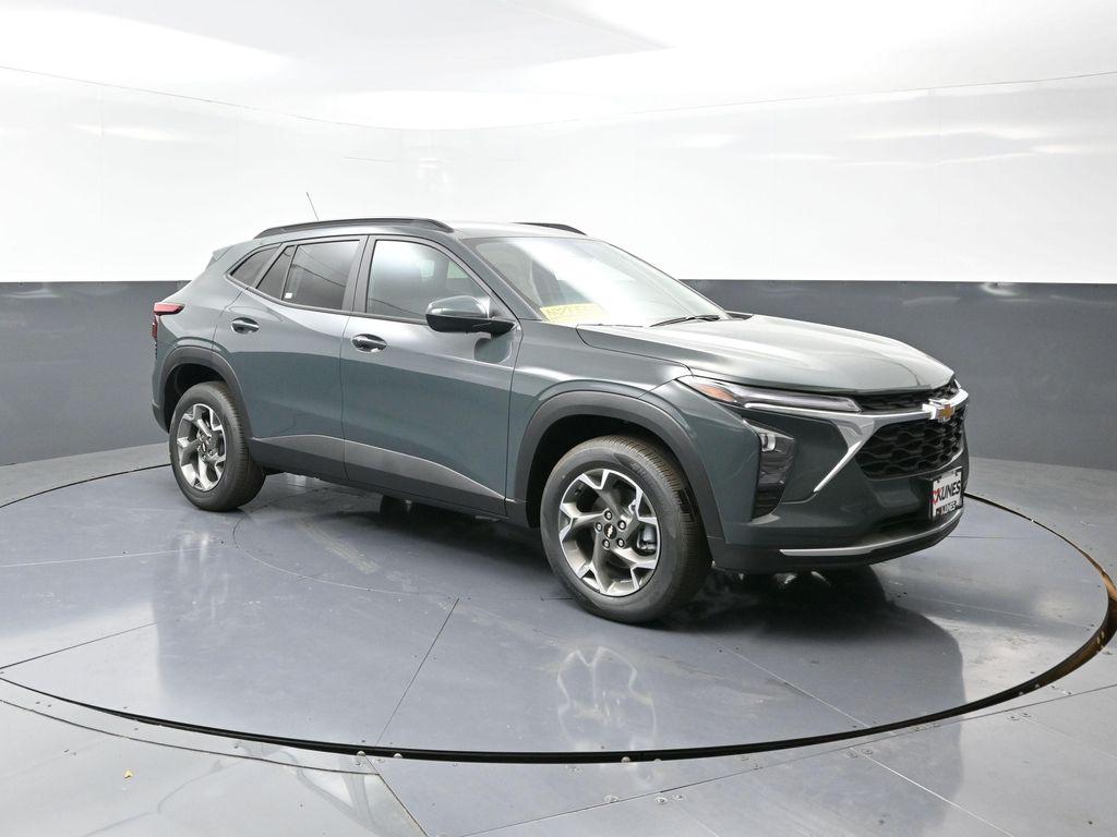 new 2025 Chevrolet Trax car, priced at $24,186