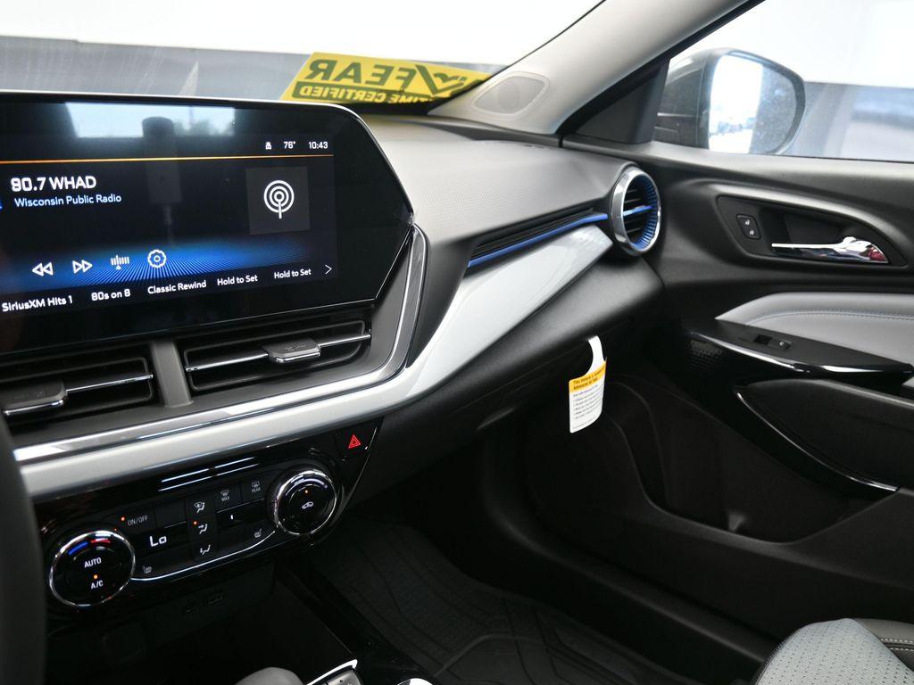 new 2025 Chevrolet Trax car, priced at $24,186