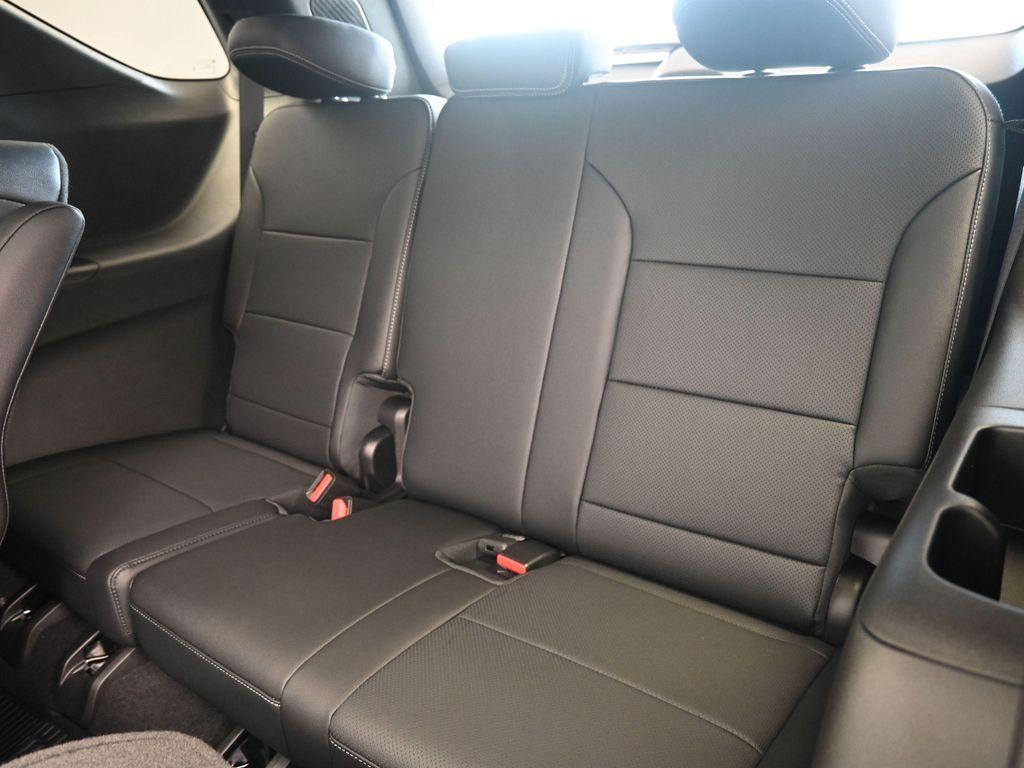 new 2025 Chevrolet Traverse car, priced at $46,874