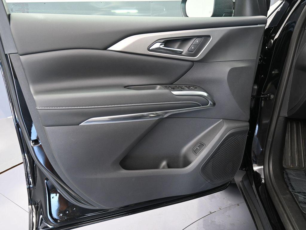 new 2026 Chevrolet Traverse car, priced at $47,715