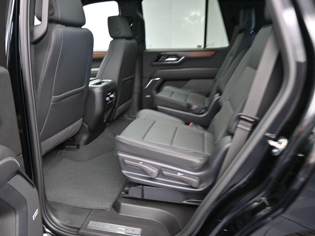 used 2025 GMC Yukon car, priced at $84,288